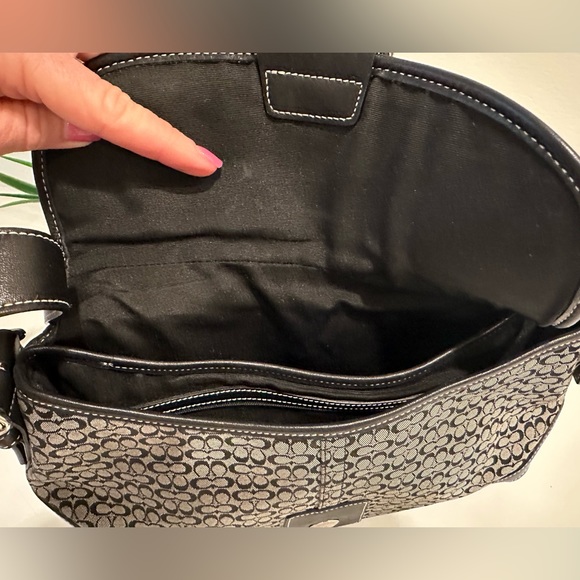 COACH Black Leather Gray Jacquard Signature Canvas Soho Hobo Bag (F042-6808) - Picture 6 of 8